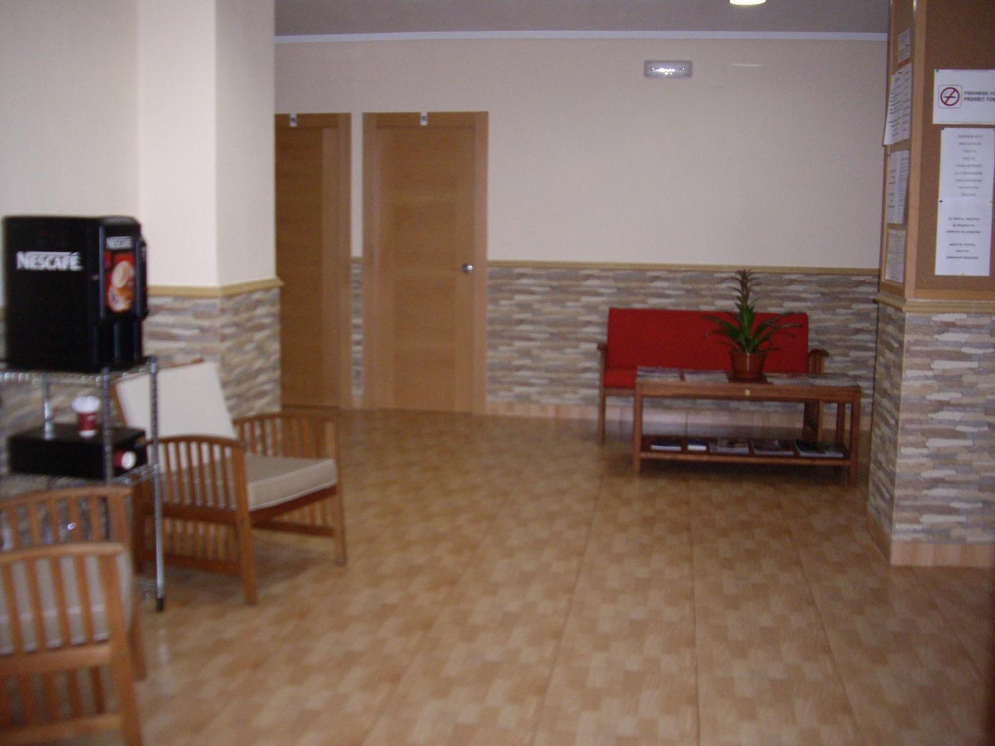 Hostal Abastos Valensiya Dış mekan fotoğraf