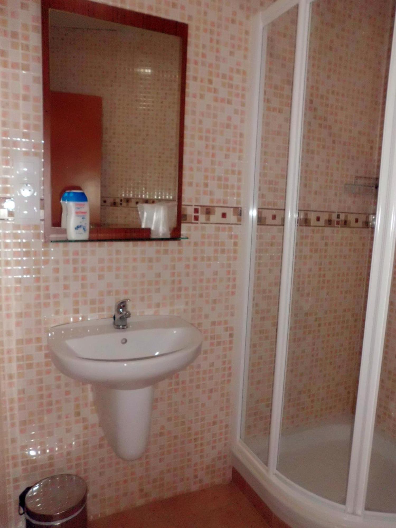 Hostal Abastos Valensiya Dış mekan fotoğraf