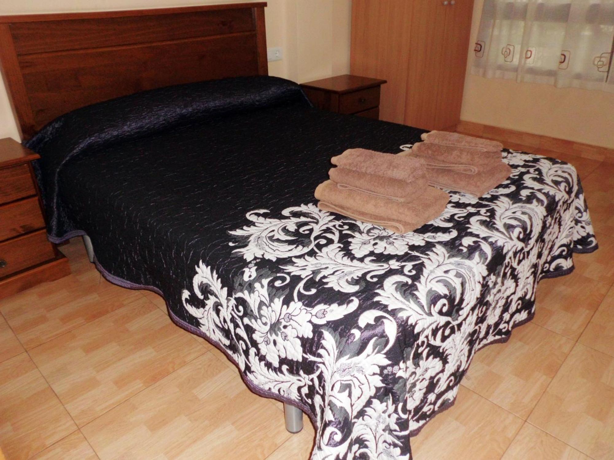 Hostal Abastos Valensiya Dış mekan fotoğraf