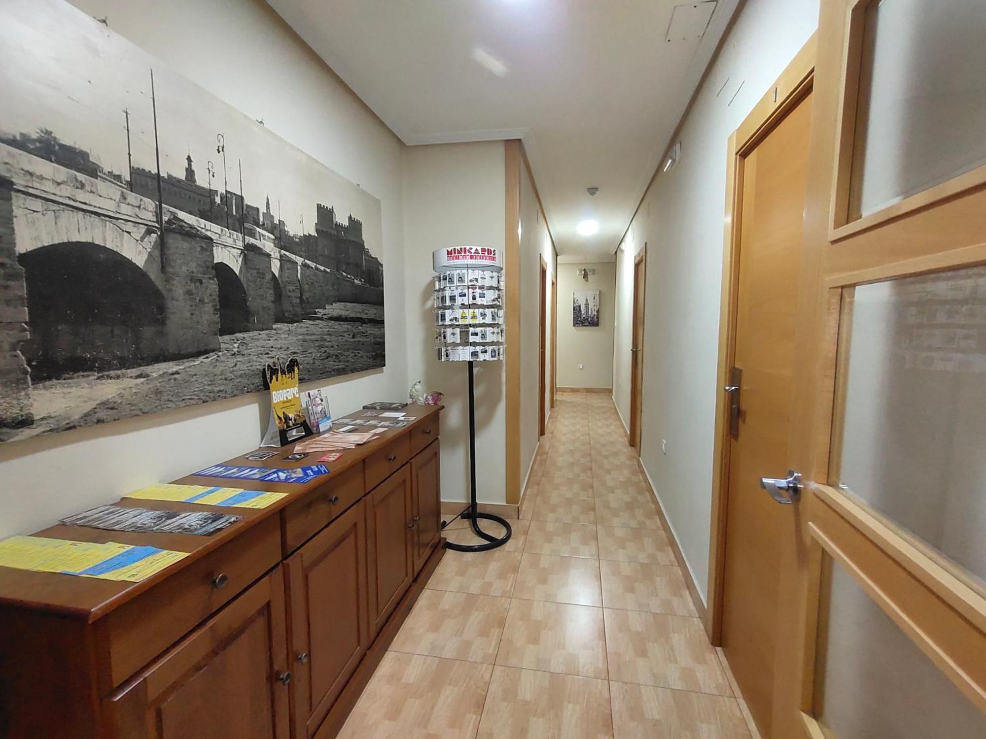 Hostal Abastos Valensiya Dış mekan fotoğraf