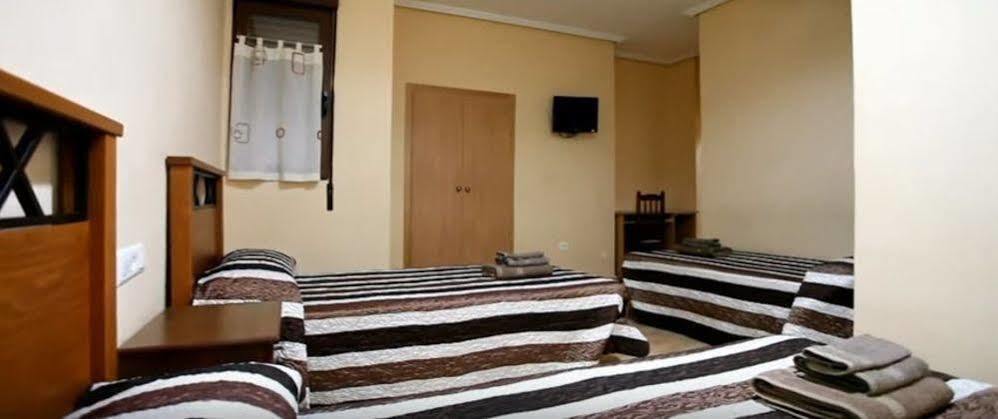 Hostal Abastos Valensiya Dış mekan fotoğraf